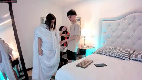 Snapshot of ethan_and_ava chatting on January 29, 2025, 4:41 pm ethan and ava online show from January 29, 2025, 4:41 pm