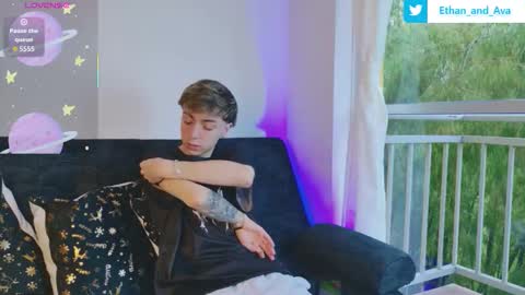 ethan and ava online show from November 16, 2025, 12:44 pm