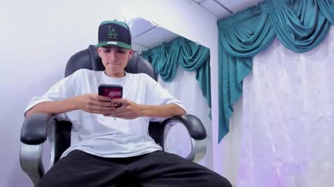 Ethan online show from December 18, 2024, 9:29 pm