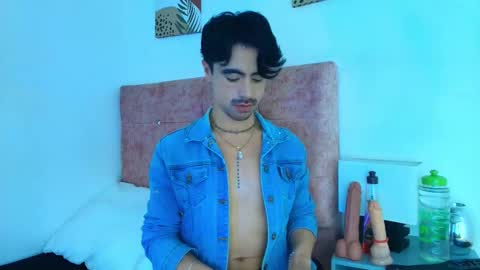 Snapshot of ethan_briggs chatting on January 14, 2026, 3:45 am ethan online show from January 14, 2026, 3:45 am