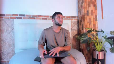 ethan helmut online show from January 7, 2025, 3:14 am