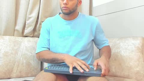 ethan helmut online show from January 22, 2025, 11:12 am