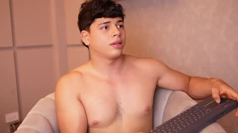 Snapshot of ethan_occonor chatting on May 13, 2026, 8:38 pm ethan_occonor online show from May 13, 2026, 8:38 pm