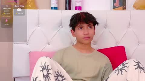 Ethan online show from December 16, 2025, 9:42 pm