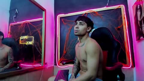 Ethan online show from October 27, 2025, 3:43 am