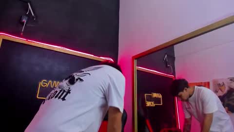 Ethan online show from November 9, 2025, 3:49 am