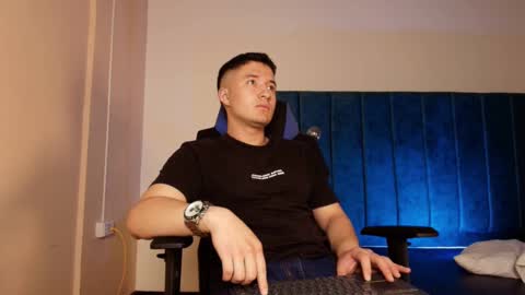 ethanconnor_ online show from October 7, 2025, 12:13 pm