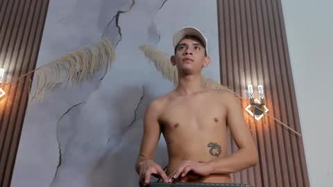 ethanhot_os online show from April 16, 2026, 6:41 pm