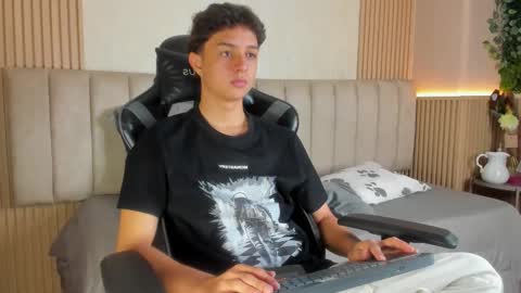 ethanlowell online show from February 25, 2026, 4:22 am