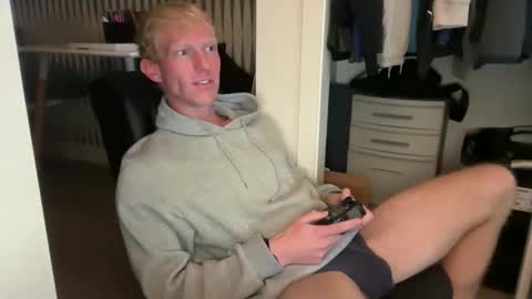 Ethan online show from November 11, 2025, 4:01 am