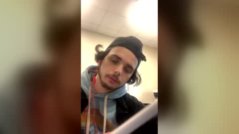 Snapshot of ethb0211 chatting on April 3, 2026, 4:38 pm ethb0211 online show from April 3, 2026, 4:38 pm