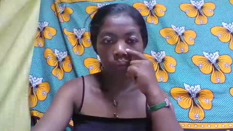 Snapshot of etoile884938 chatting on April 16, 2026, 3:02 pm etoile884938 online show from April 16, 2026, 3:02 pm