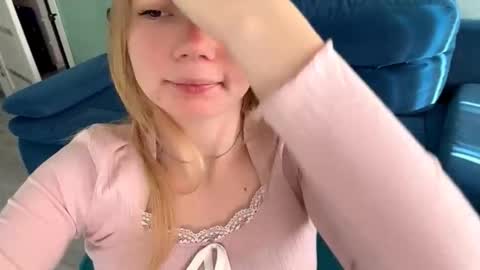 Lana online show from September 26, 2025, 5:22 am