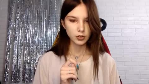 Kira online show from September 14, 2025, 4:17 pm