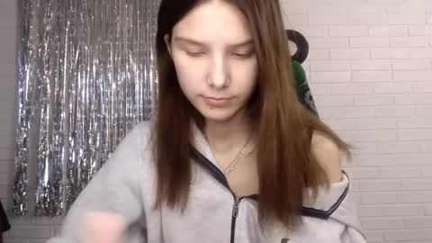 Kira online show from September 16, 2025, 3:35 pm