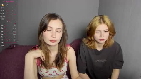 Veronica Tiia Lilith left to right online show from December 21, 2025, 9:55 pm