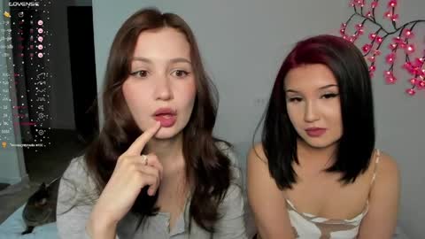 Snapshot of eumomino chatting on April 24, 2026, 8:11 pm Veronica Tiia Lilith left to right online show from April 24, 2026, 8:11 pm
