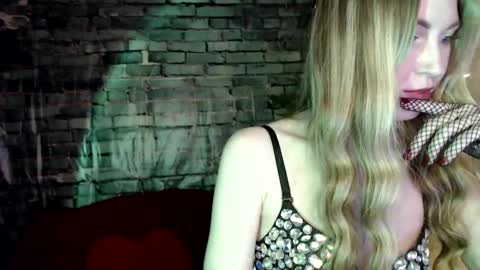 Liana online show from January 1, 2025, 8:15 pm