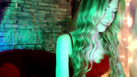Liana online show from January 8, 2025, 2:35 pm