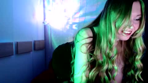 Liana online show from March 11, 2025, 2:29 pm