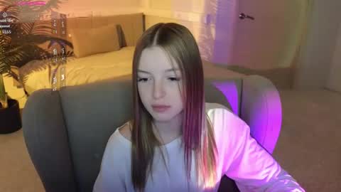 Snapshot of eva__thompson chatting on July 30, 2026, 12:53 am Eva online show from July 30, 2026, 12:53 am