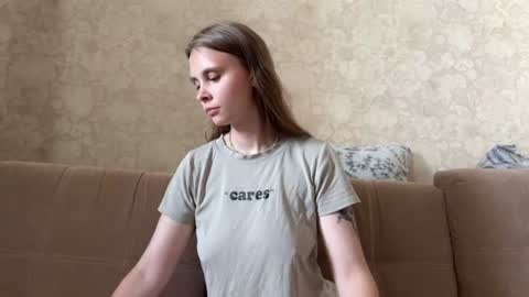 Eva Calvin online show from June 25, 2026, 4:34 am
