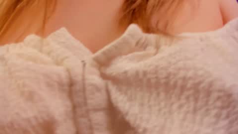Snapshot of eva_davi chatting on December 13, 2024, 4:33 am Eva Davis online show from December 13, 2024, 4:33 am