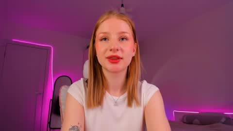 Snapshot of eva_davi chatting on March 4, 2025, 5:11 am Eva Davis online show from March 4, 2025, 5:11 am