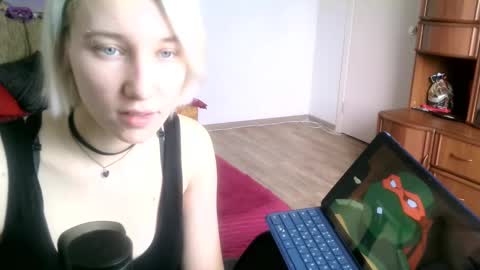 eva_forrest online show from January 24, 2025, 10:11 am