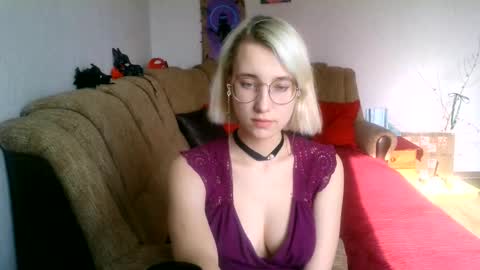 eva_forrest online show from February 25, 2025, 7:20 am