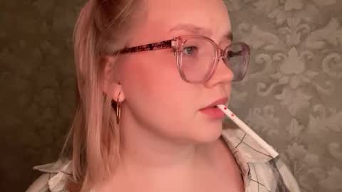 eva_kittenn online show from September 27, 2025, 8:14 pm