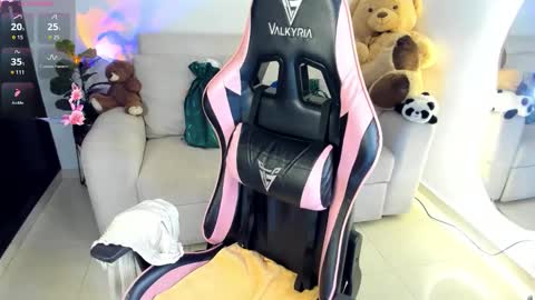 Eva   online show from October 17, 2025, 1:31 am