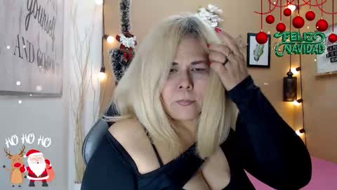 Snapshot of eva_love49 chatting on December 15, 2025, 2:10 pm eva_love49 online show from December 15, 2025, 2:10 pm