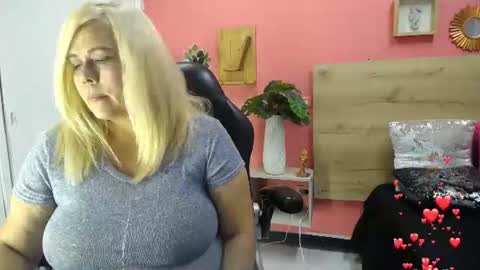 Snapshot of eva_love49 chatting on June 30, 2026, 6:20 pm eva_love49 online show from June 30, 2026, 6:20 pm