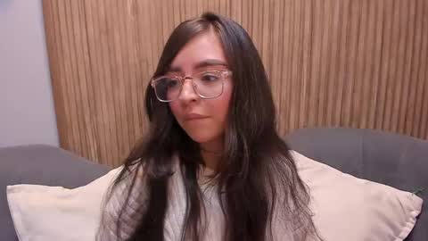 Snapshot of eva_macalliter chatting on December 7, 2024, 3:25 am Angelinne online show from December 7, 2024, 3:25 am