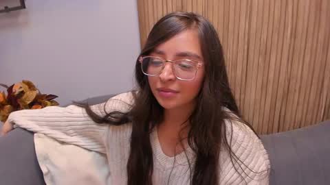 Snapshot of eva_macalliter chatting on December 18, 2024, 7:36 am Angelinne online show from December 18, 2024, 7:36 am