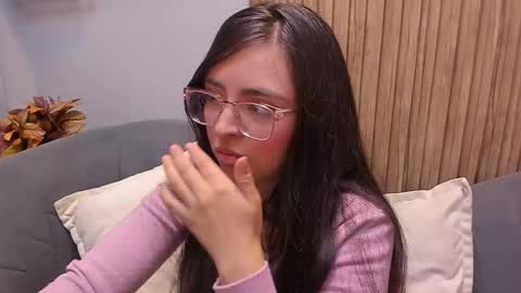 Snapshot of eva_macalliter chatting on December 22, 2024, 3:33 am Angelinne online show from December 22, 2024, 3:33 am