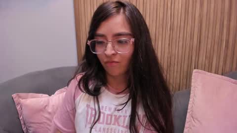 Snapshot of eva_macalliter chatting on January 8, 2025, 11:54 am Angelinne online show from January 8, 2025, 11:54 am