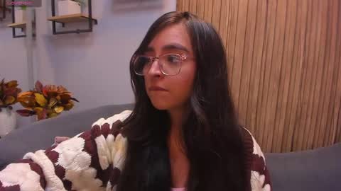 Snapshot of eva_macalliter chatting on January 19, 2025, 3:29 am Angelinne online show from January 19, 2025, 3:29 am