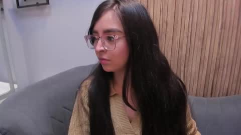 Snapshot of eva_macalliter chatting on January 22, 2025, 3:31 am Angelinne online show from January 22, 2025, 3:31 am