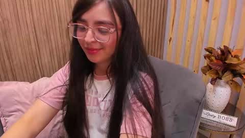 Snapshot of eva_macalliter chatting on February 2, 2025, 9:51 am Angelinne online show from February 2, 2025, 9:51 am