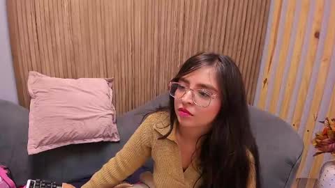 Snapshot of eva_macalliter chatting on February 13, 2025, 8:59 am Angelinne online show from February 13, 2025, 8:59 am