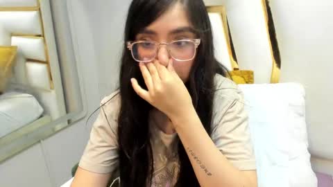 Snapshot of eva_macalliter chatting on March 9, 2025, 8:51 am Angelinne online show from March 9, 2025, 8:51 am