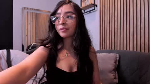 Snapshot of eva_macalliter chatting on September 22, 2025, 1:35 pm Angelinne online show from September 22, 2025, 1:35 pm
