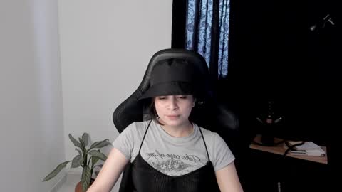 Snapshot of eva_monn chatting on December 29, 2024, 4:40 pm eva_monn online show from December 29, 2024, 4:40 pm