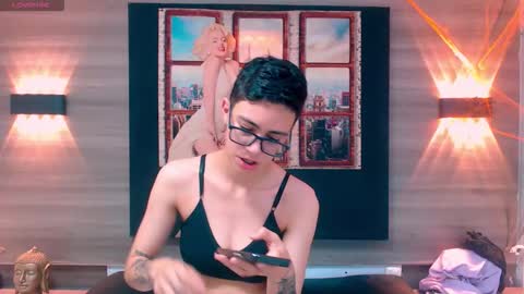 Eva cute online show from October 18, 2025, 12:06 pm