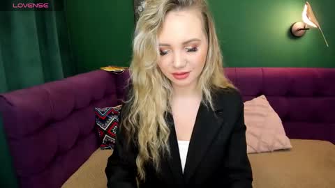 Eva 3 online show from September 22, 2025, 2:02 am