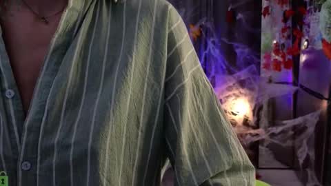 Eva online show from October 27, 2025, 5:17 pm