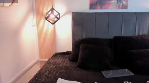 Eva   Emily online show from September 24, 2025, 1:47 pm