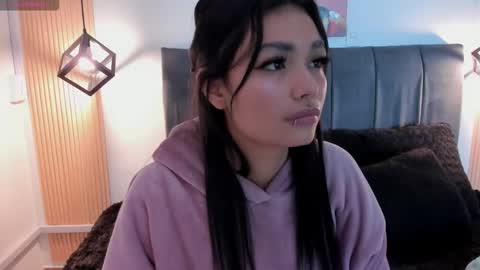 Eva   Emily online show from September 29, 2025, 11:48 am